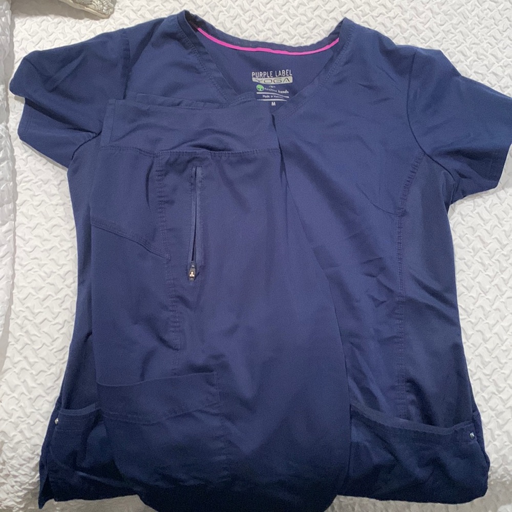 Navy blue healing hands scrubs. Size medium!